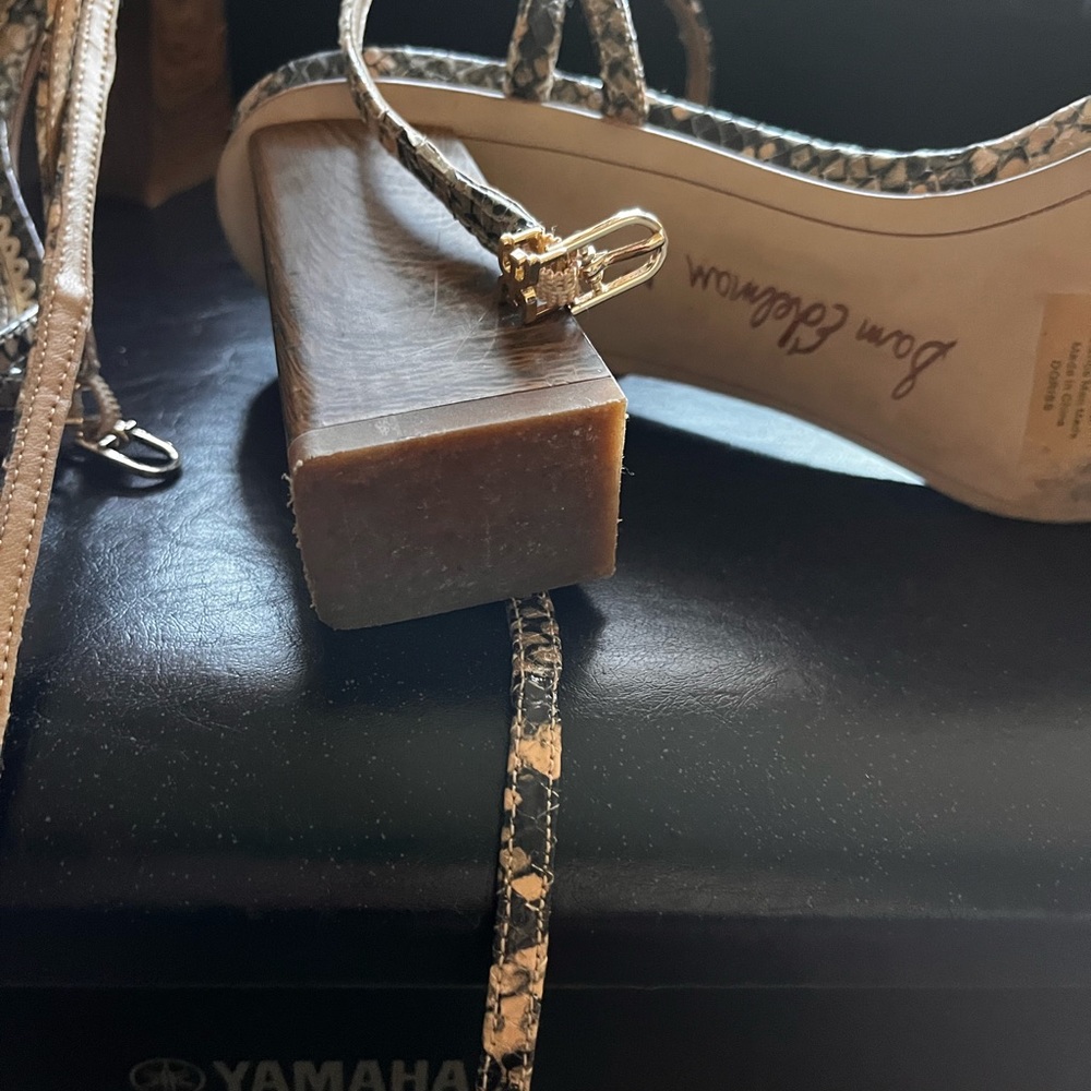 Shoes - Picture 5 of 5
